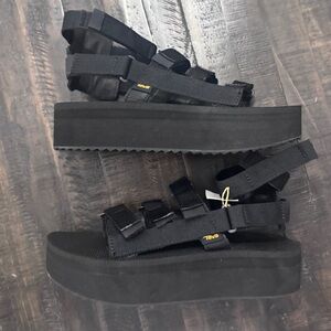 Teva Flatform Mevia Sandal Black NWT